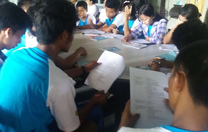Local youth at a YIC in Magway learn together.