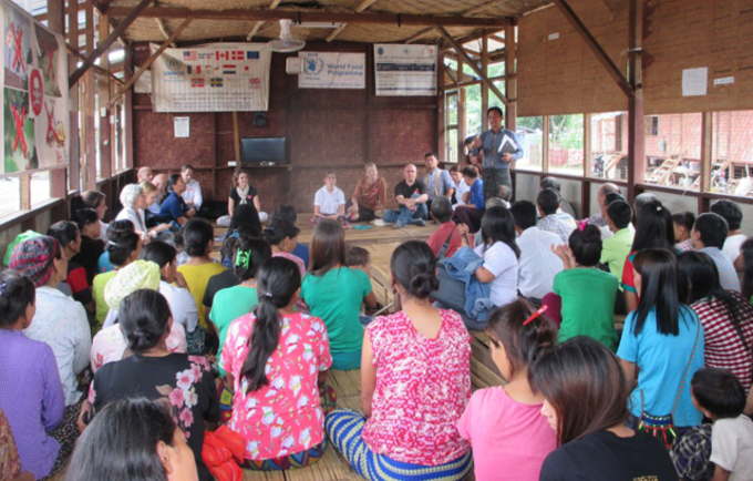 UNFPA donors meet with women and girls who are displaced by armed conflict in Kachin.